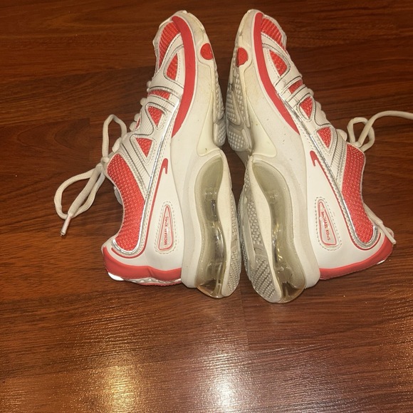 Michael Kors SG22L Womens Red White Leather Mesh Chunky Sneakers Size 8M - Picture 4 of 9